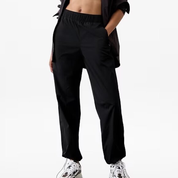 Athleta Pants - Athleta NEW Rise black nylon stretch loose fit track pants bungee hem sz Medium